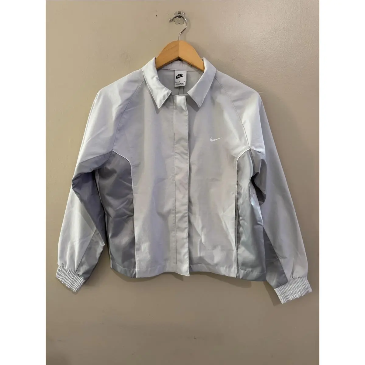 Nike clothing - Grey (UPC: 197602348057) 0
