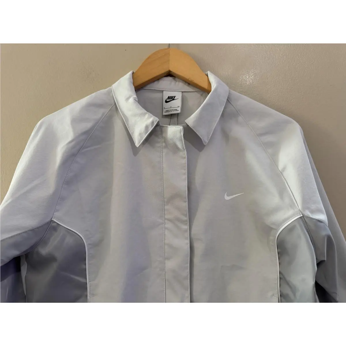 Nike clothing - Grey (UPC: 197602348057) 1