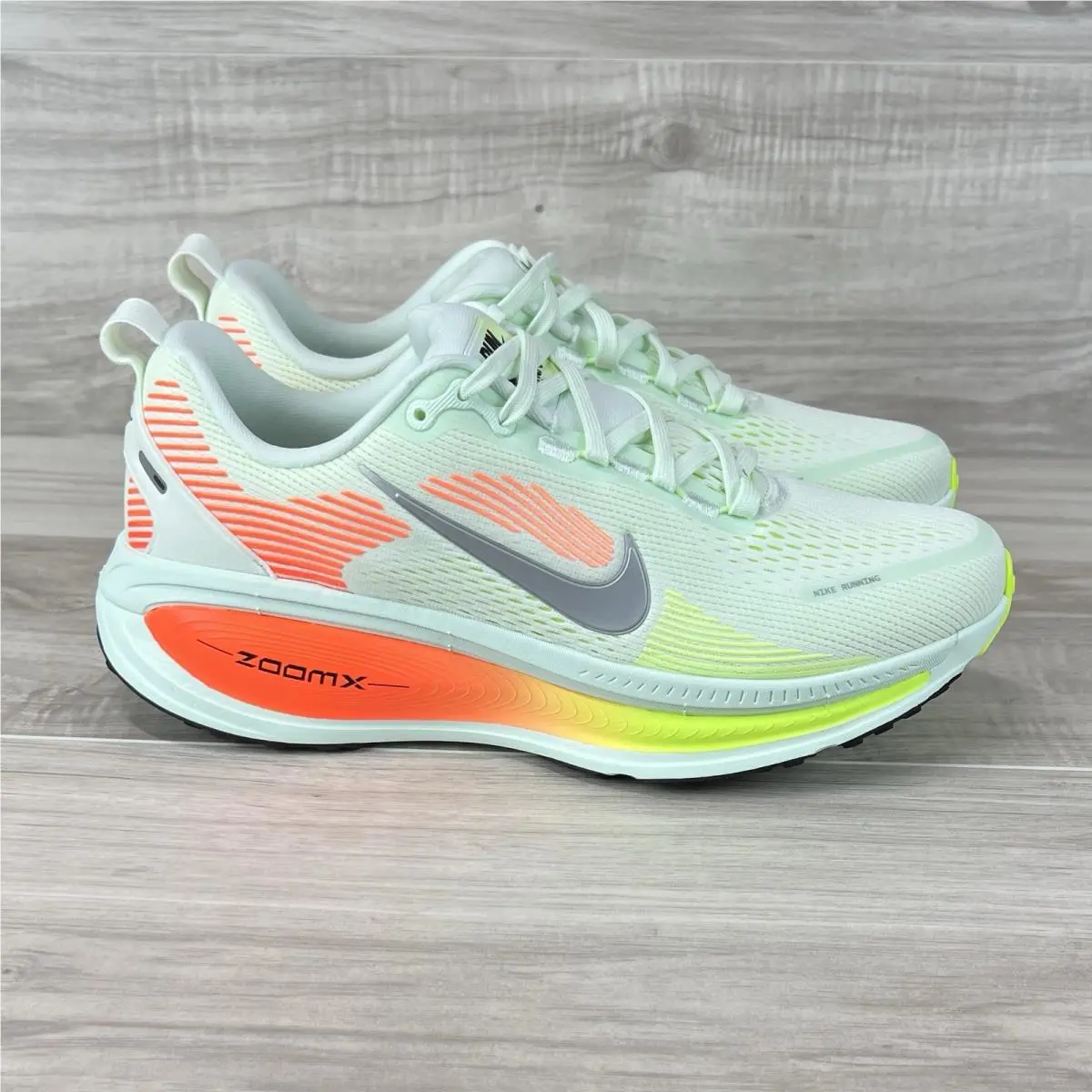 Nike shoes - Nike Vomero 18 - Vomero - HM6803-300 - Barely Green/Metallic Silver (UPC: 198482850494) 1