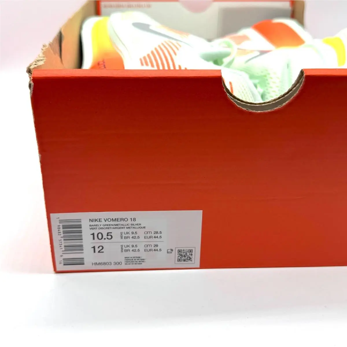 Nike shoes - Nike Vomero 18 - Vomero - HM6803-300 - Green (UPC: 198482573416) 8
