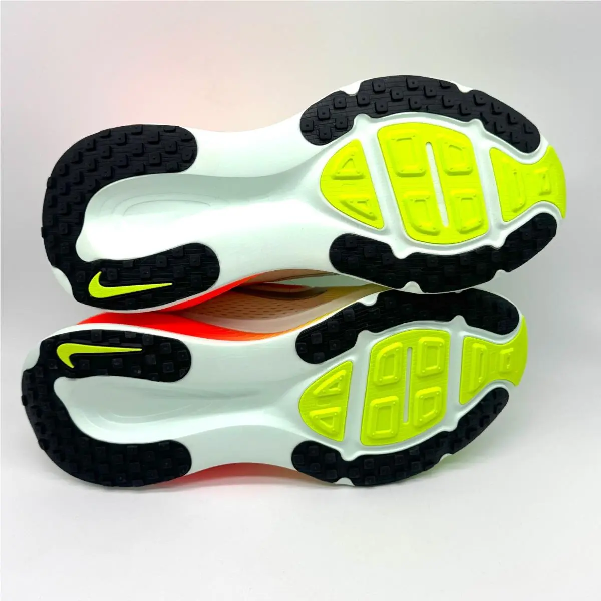 Nike shoes - Nike Vomero 18 - Vomero - HM6803-300 - Green (UPC: 198482573416) 6