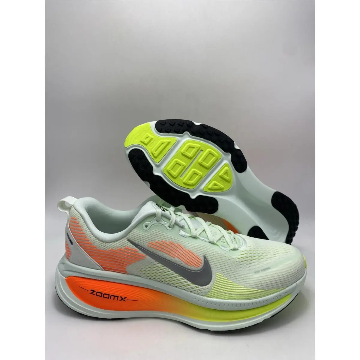 Nike Vomero 18 Barely Green Metallic Silver HM6803 300 Men`s Size 12