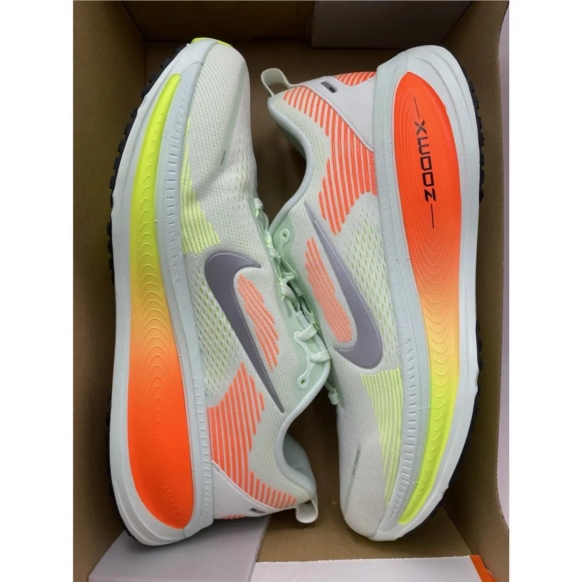 Nike shoes - Nike Vomero 18 - Vomero - HM6803-300 - Barely Green/Metallic Silver (UPC: 198482850494) 5