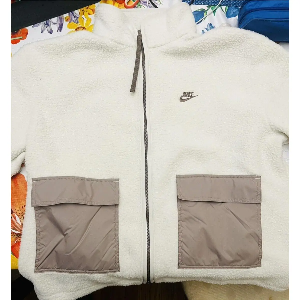 Nike clothing - DD5021072 DV5021-072 - DD5021072 DV5021-072 - Beige (UPC: 195242975640) 10