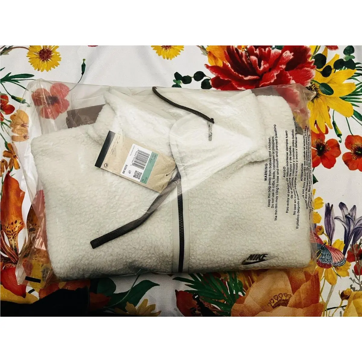 Nike clothing - DD5021072 DV5021-072 - DD5021072 DV5021-072 - Beige (UPC: 195242975640) 7