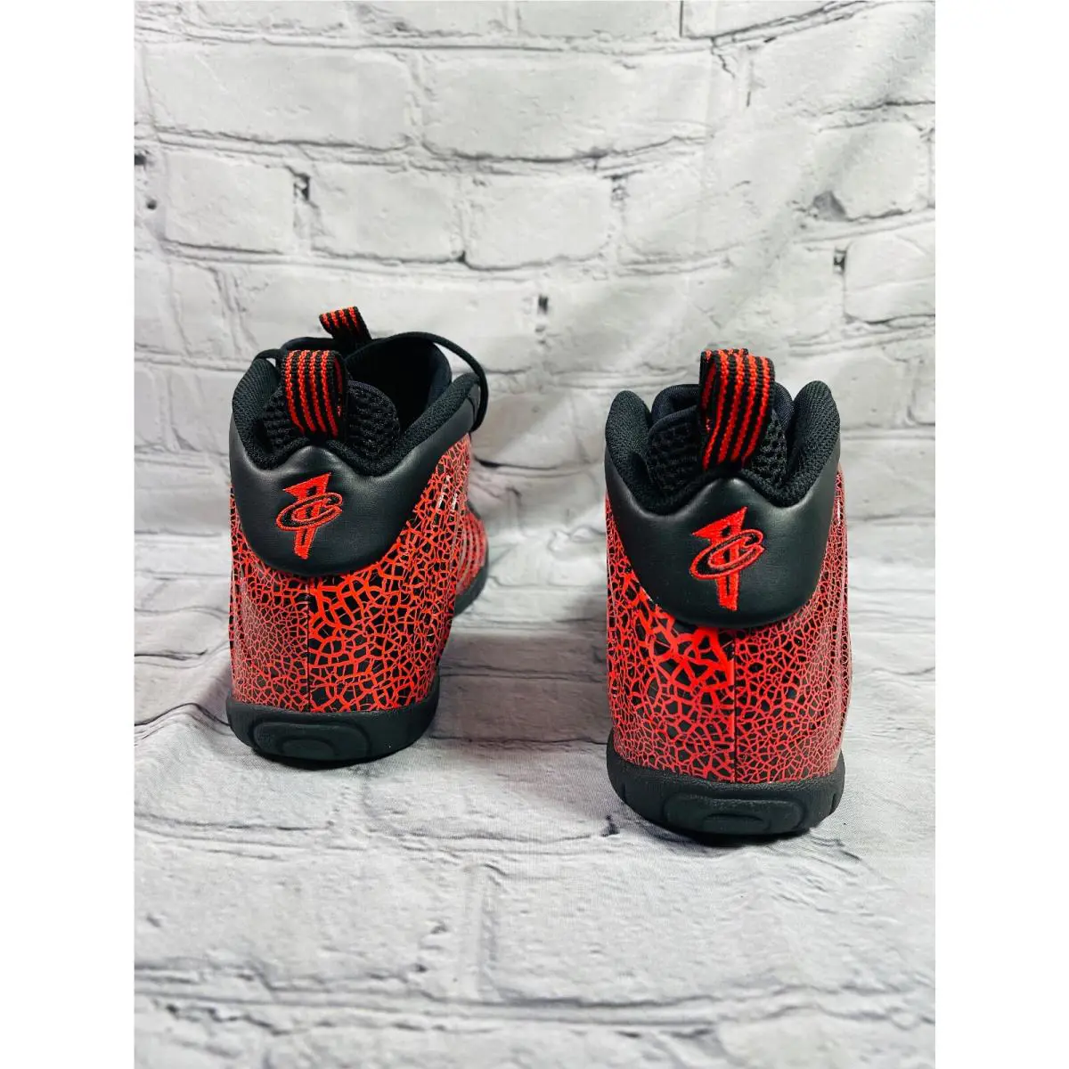 Nike shoes - Little Posite One (GS) - Little Posite One - 644791-012 - Black/Bright Crimson (UPC: 193654860783) 3