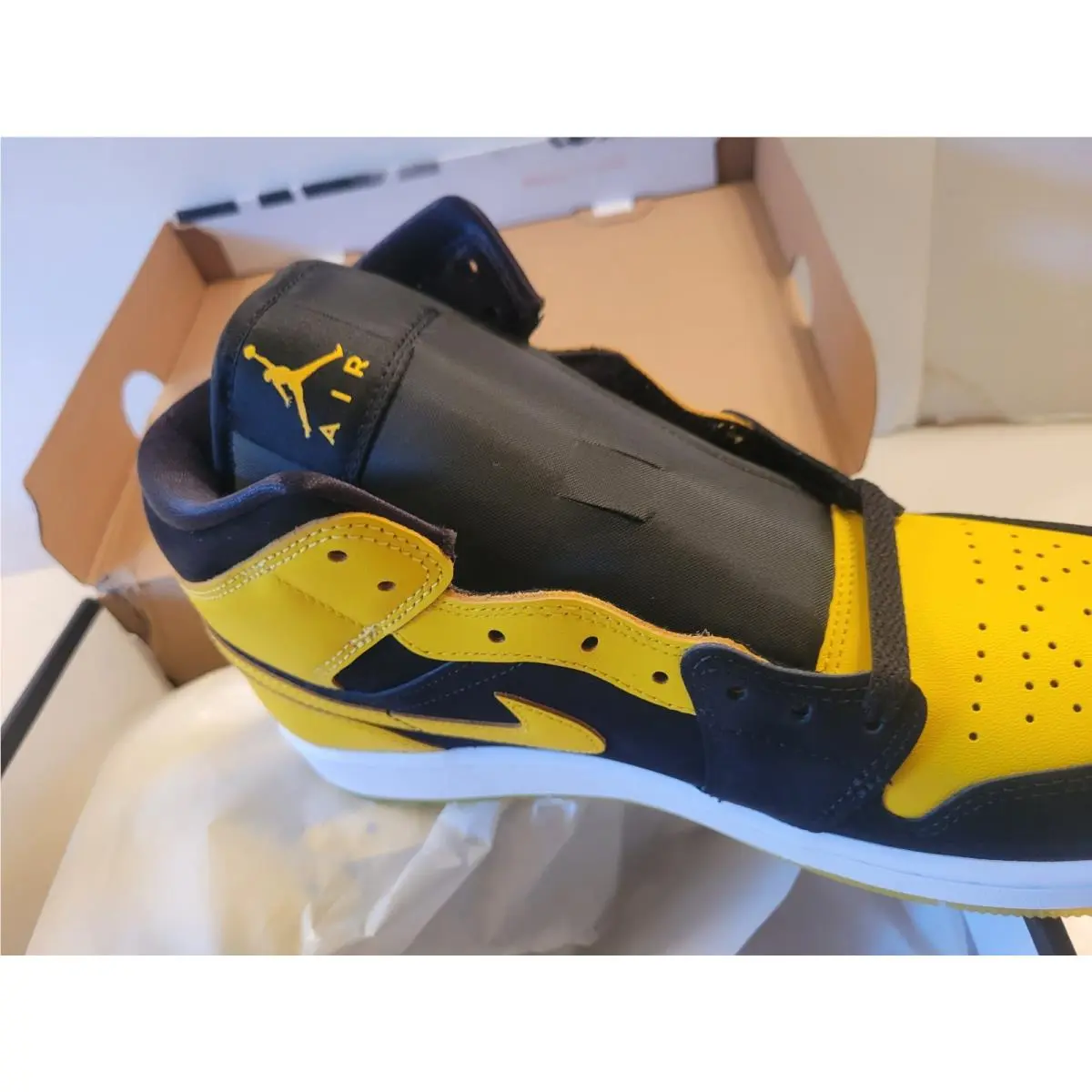 Nike shoes - Nike Air Jordan 1 - Air - HJ6654-071 - Yellow 3