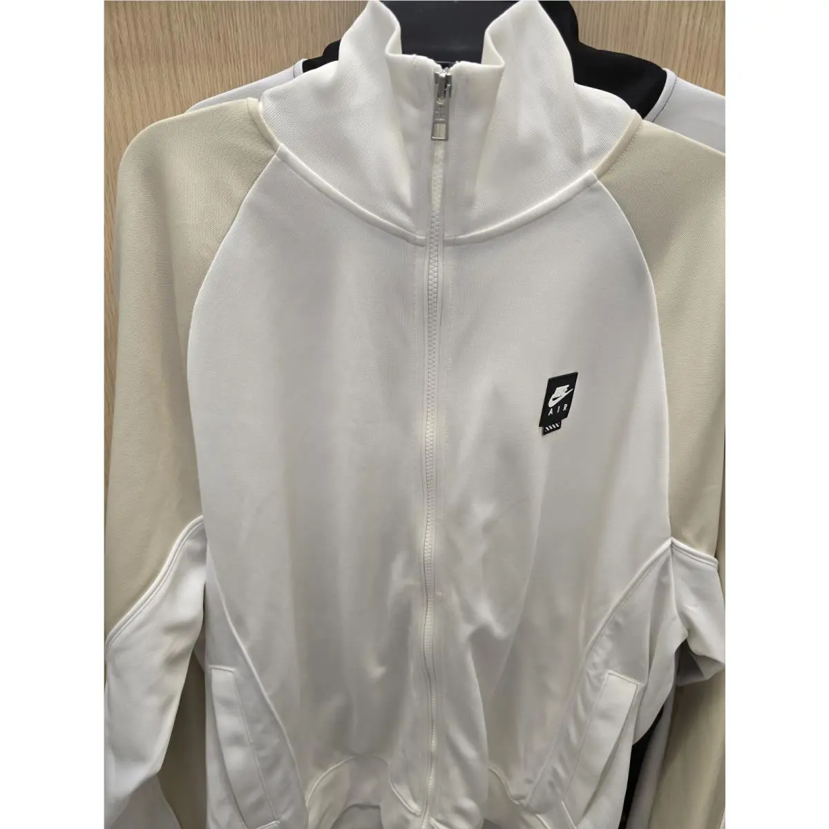 Nike clothing - Nike - black/white+ white and lt khaki (UPC: 198481643417) 1