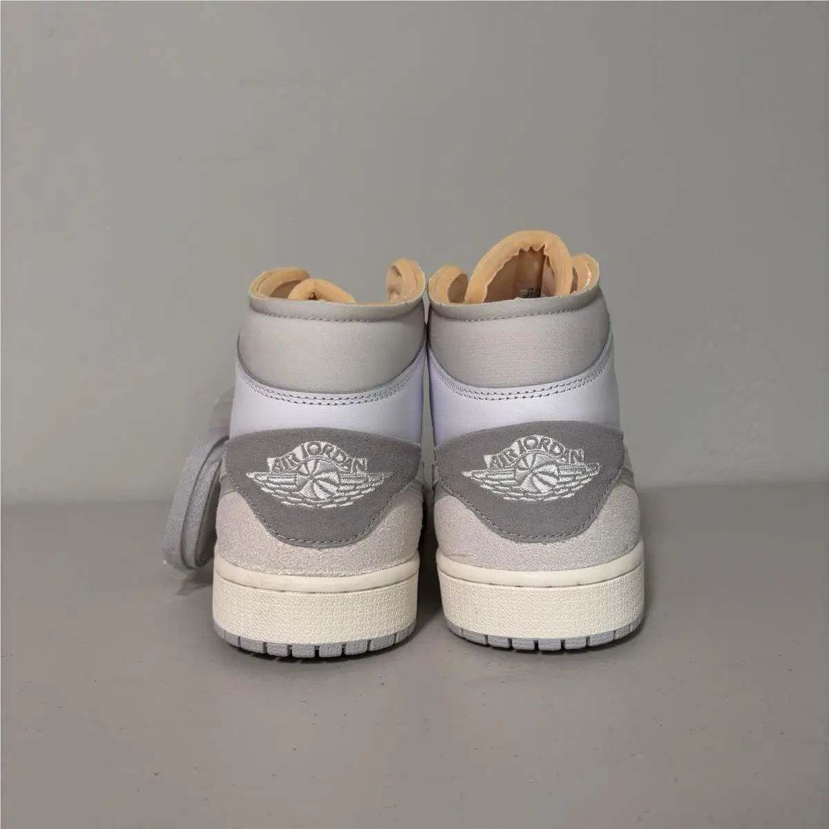 Nike shoes - Air Jordan Air Jordan 1 Mid SE - dm9652-100 - White/Montreal Grey/Phantom 3