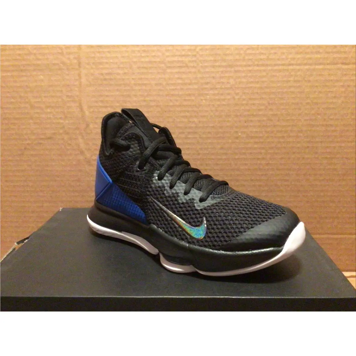 Nike shoes - Nike LeBron Witness - LeBron Witness - Black 3