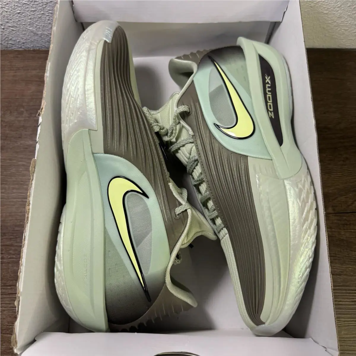 Nike shoes - Nike Air Zoom G.T. Cut 3 Turbo - HV9918-300 - Honeydew/Black-Barely Volt 1