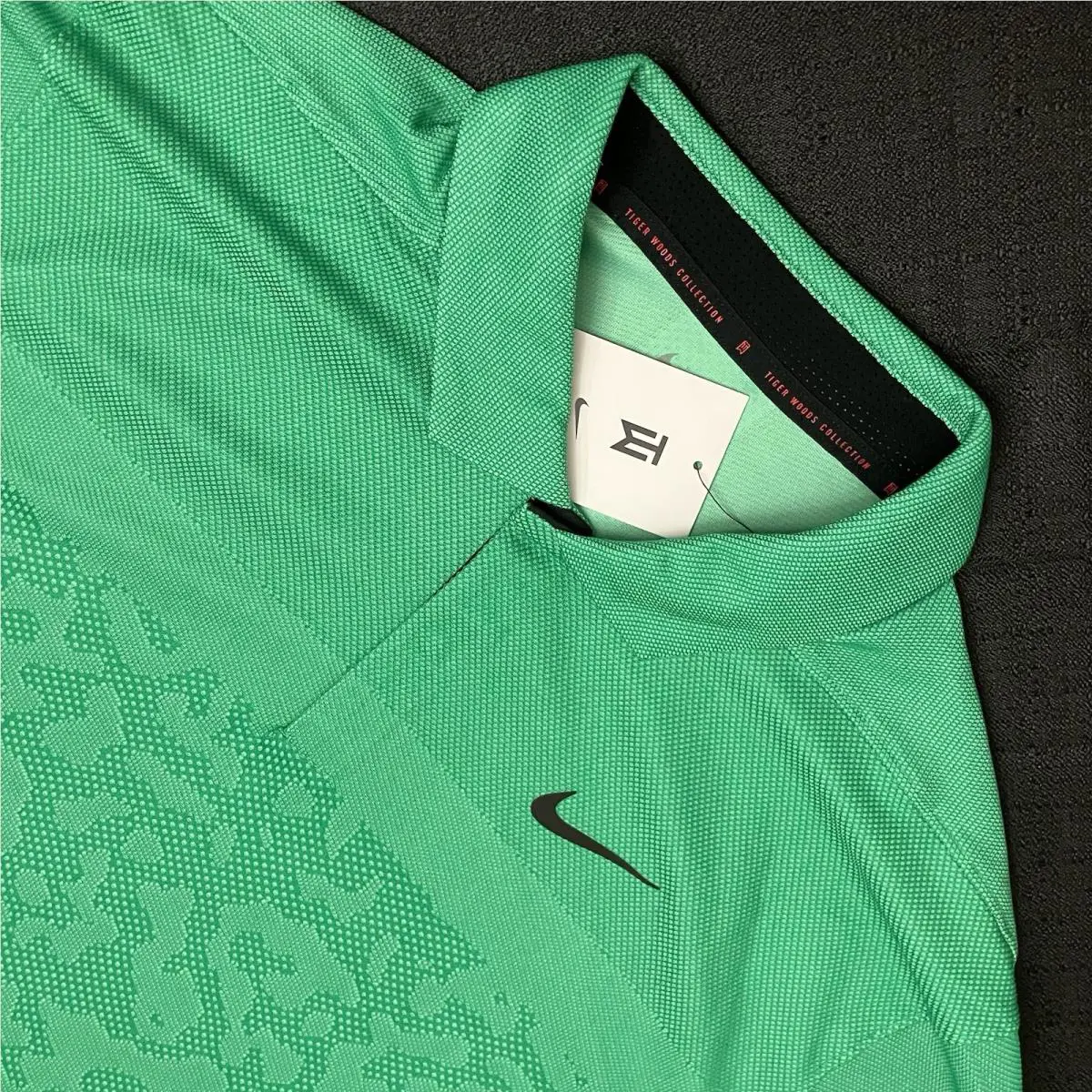 Nike clothing - Tiger Woods Dri Fit ADV Polo - Field Green Black 0