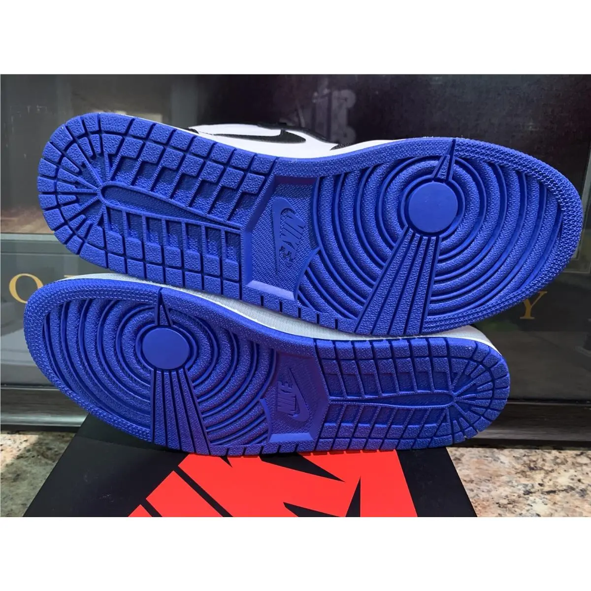 Nike shoes - Jordan 1 - Royal Blue 2