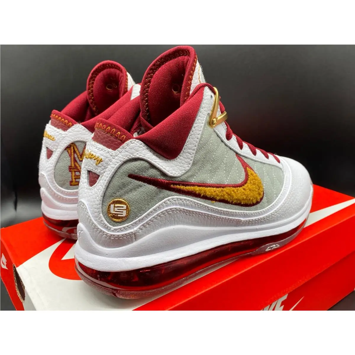Nike shoes - White (UPC: 194496185645) 4