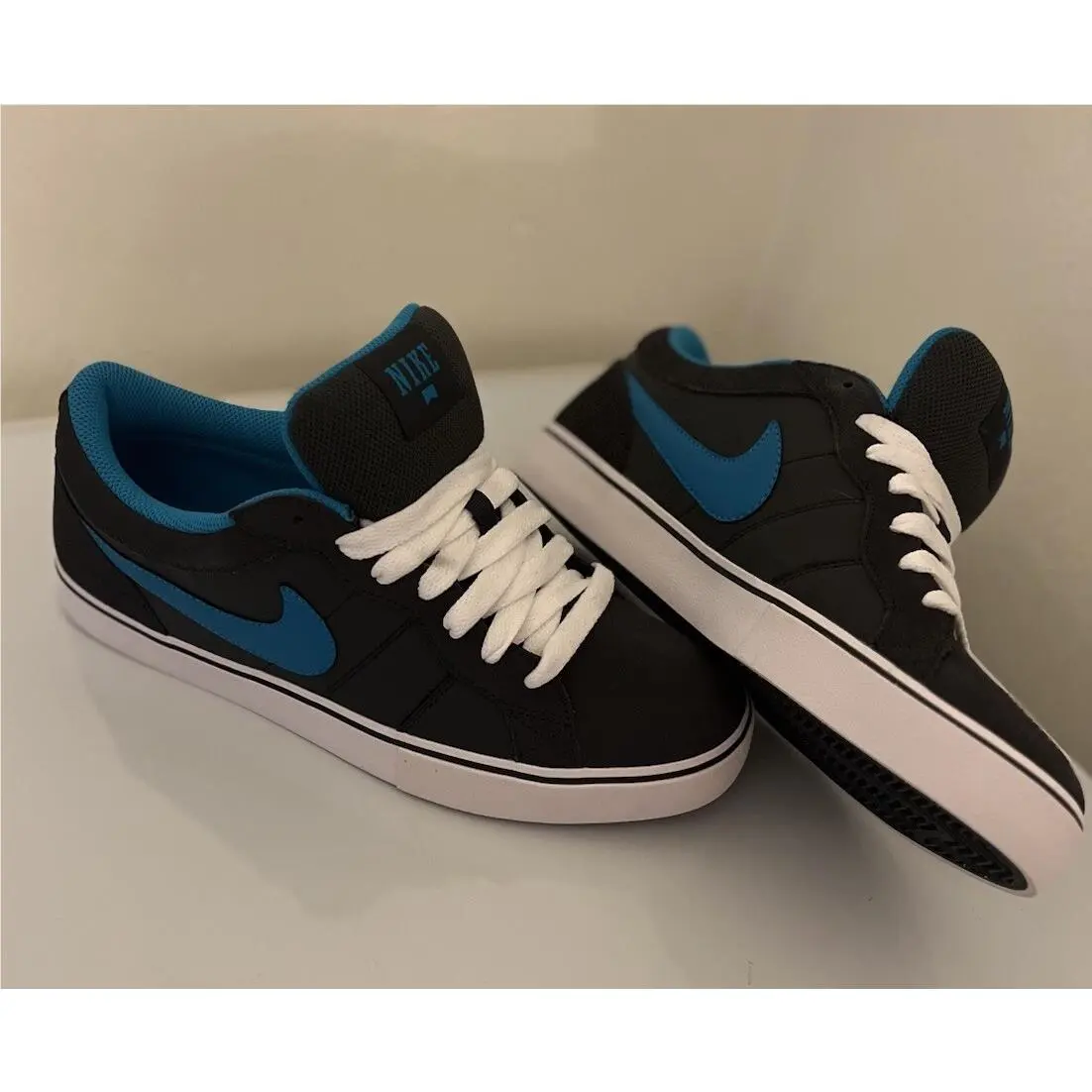 Nike shoes - Nike Isolate - Isolate - 489736-040 - Gray (UPC: 0884776050205) 2