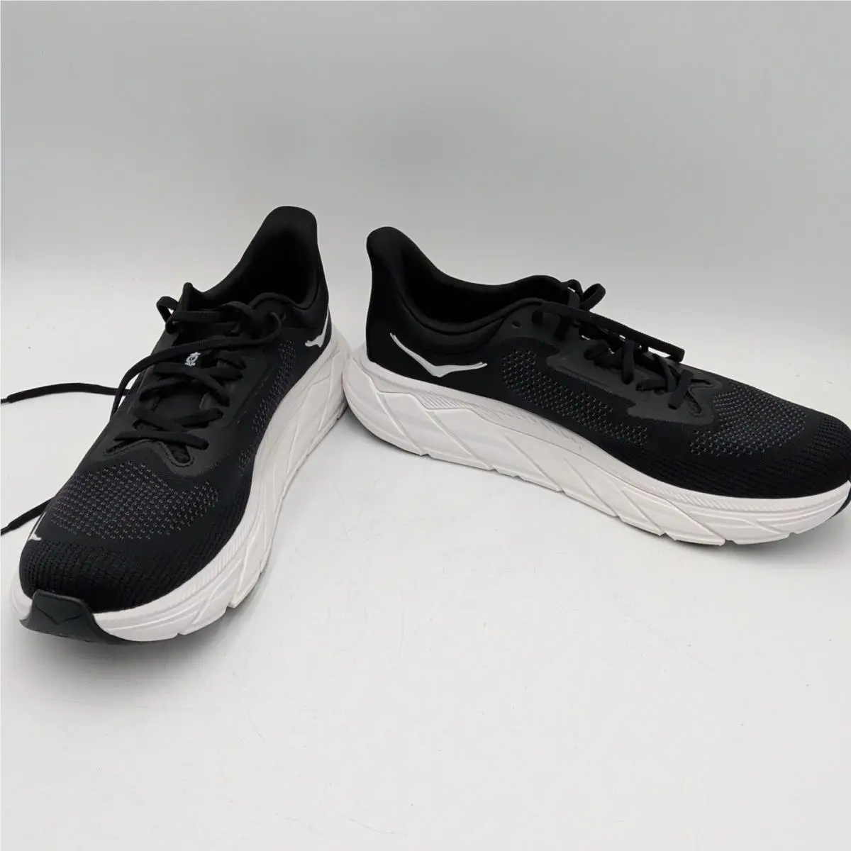 Hoka shoes - Hoka One One Arahi 7 - 1147850-BWHT - Black 1