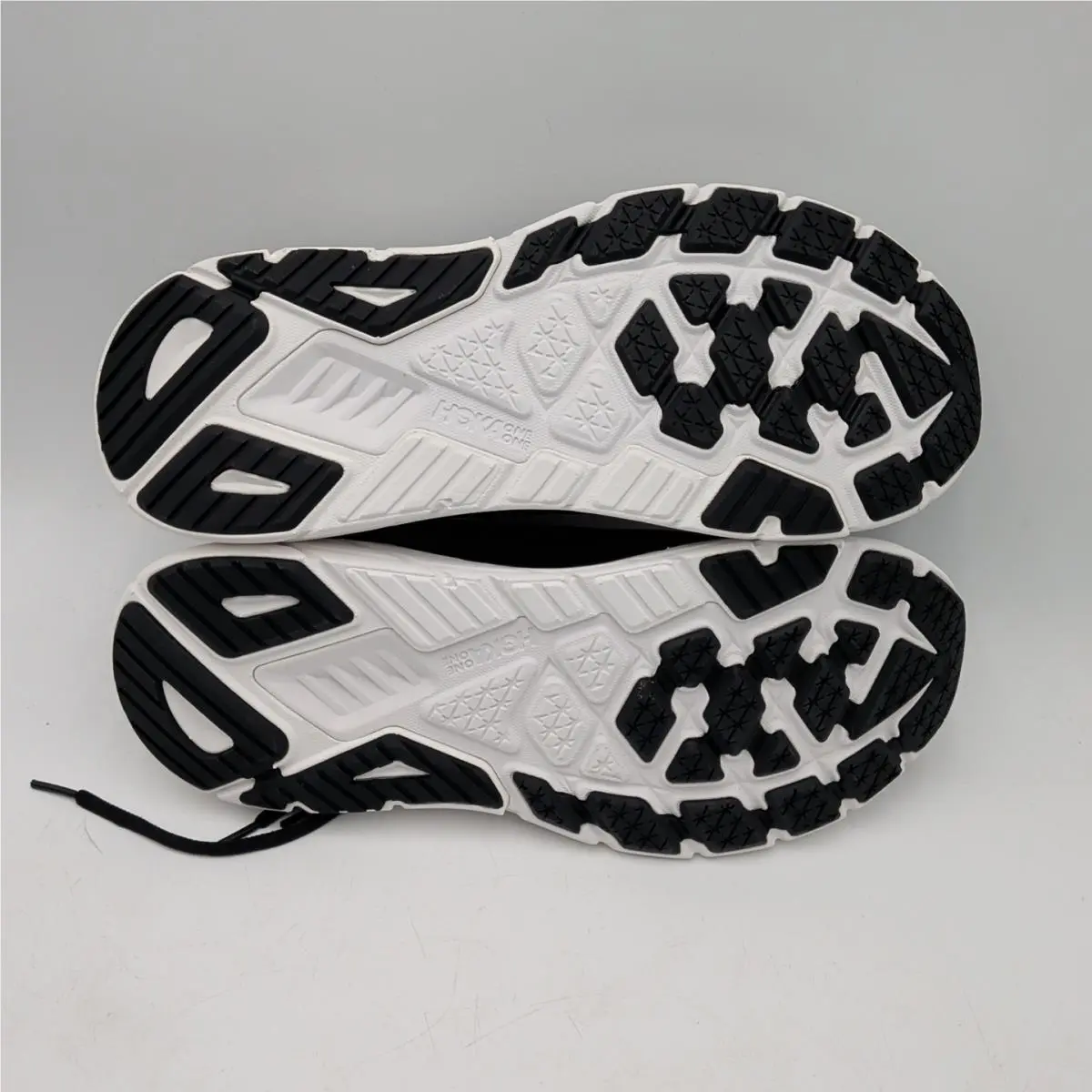 Hoka shoes - Hoka One One Arahi 7 - 1147850-BWHT - Black 4