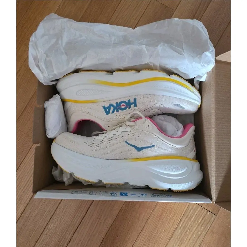 Hoka shoes - Hoka One One HOKA Bondi 9 - 1162012-VCH - Ivory 0