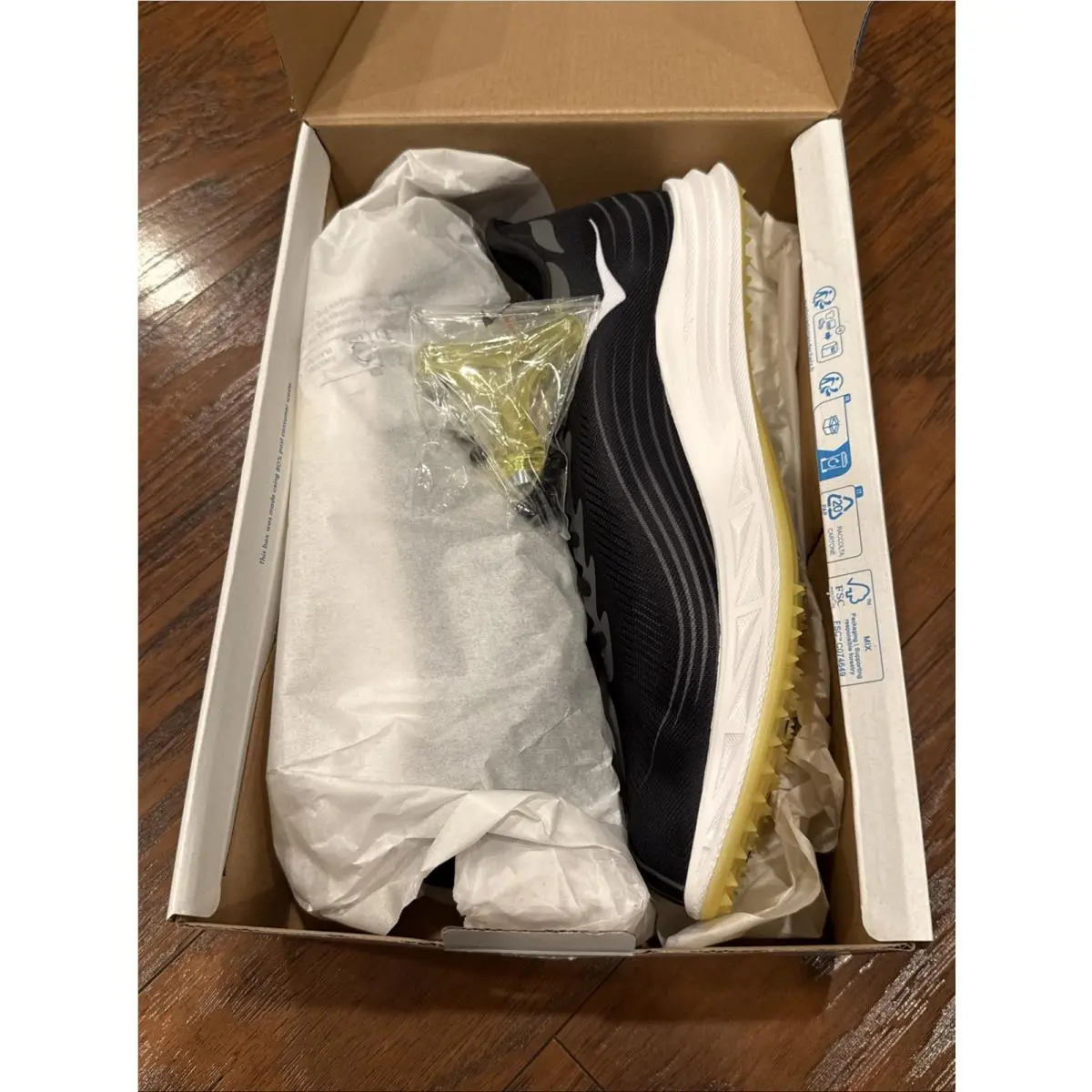 Hoka shoes - HOKA Crescendo 2 MD - Crescendo - 1155116 - Black 0