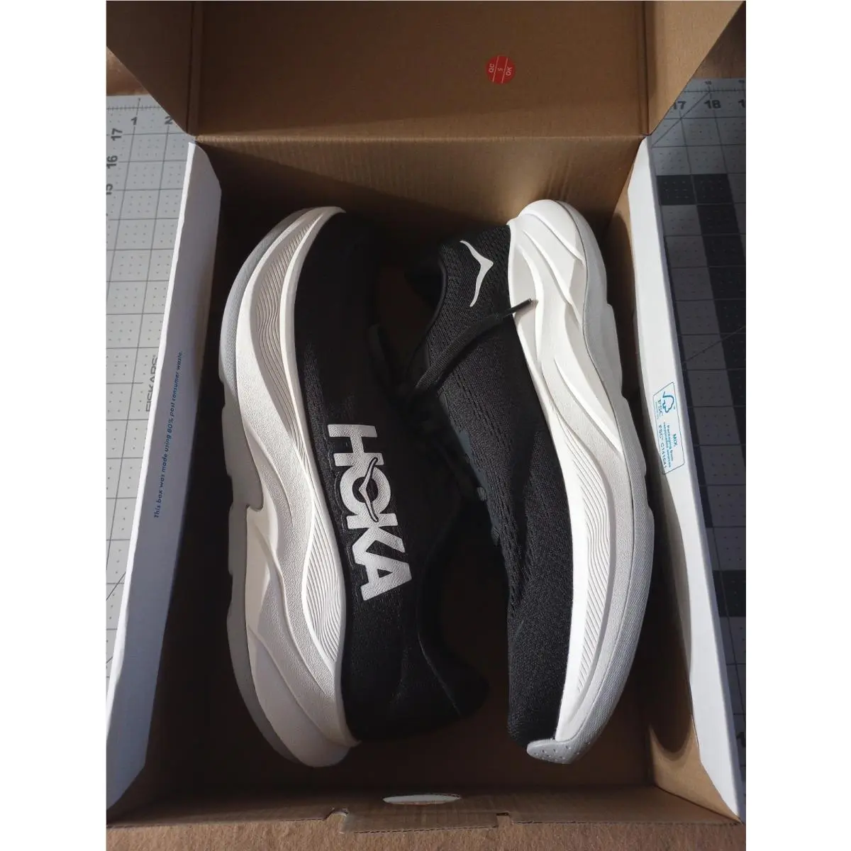 Hoka One One Rincon 4 Men`s 9.5 Black White 1155130 / Bwht - Black