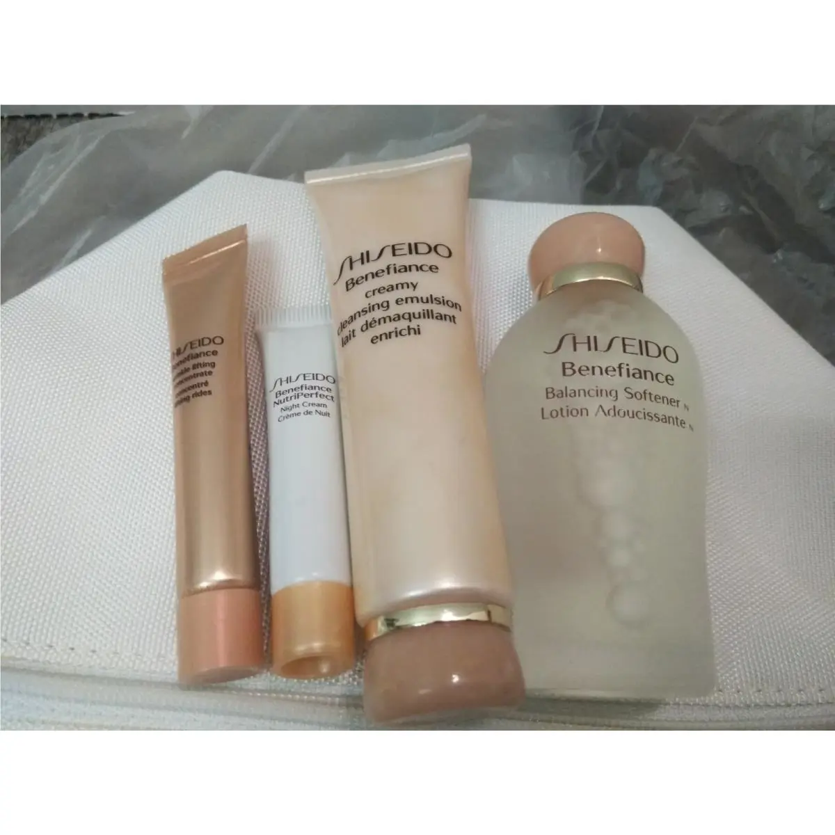 Shiseido Benefiance Balancing Softener 1.OZ Cleansing Emultion 1.OZ Care Set