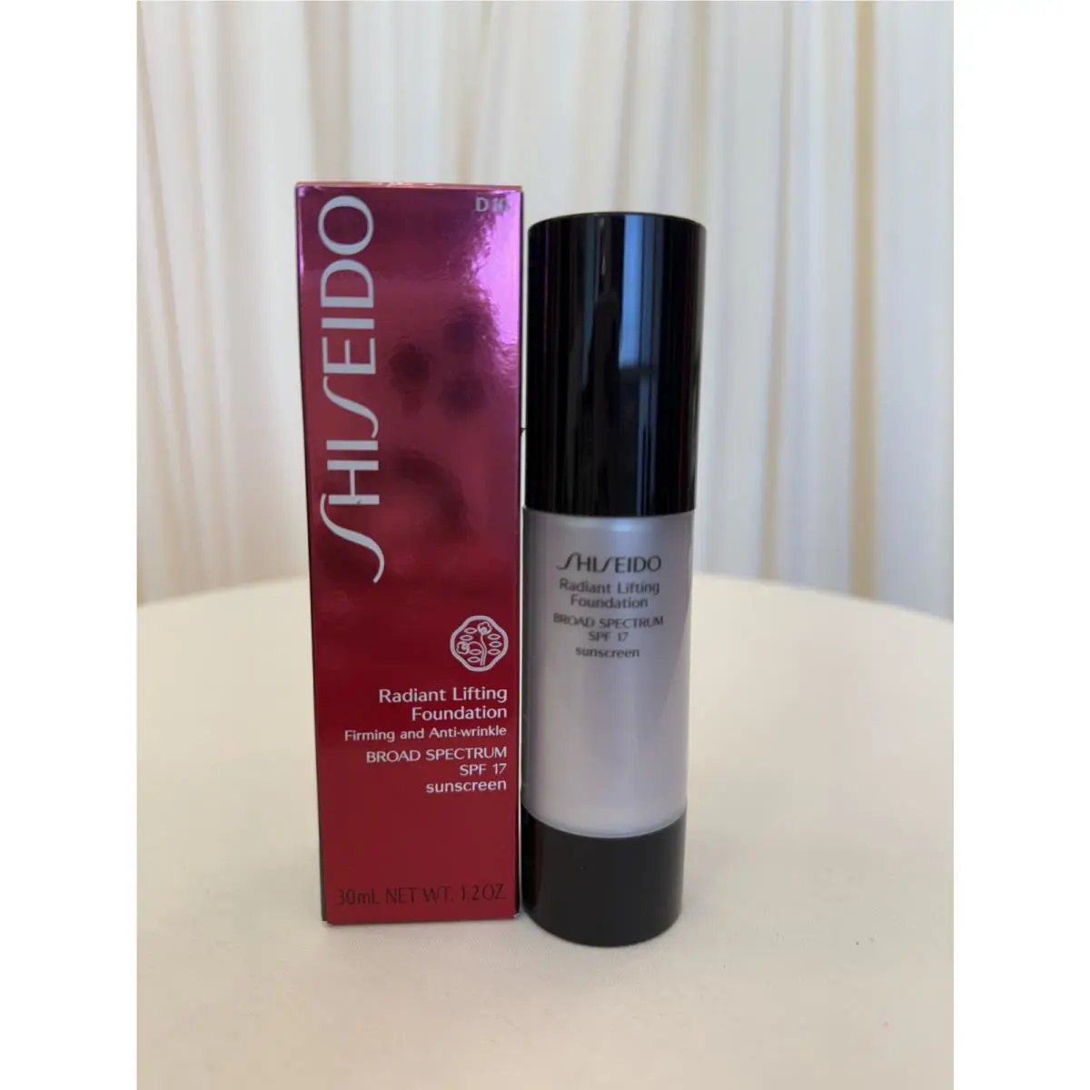 Shiseido Radiant Lifting Foundation in D10 30ml
