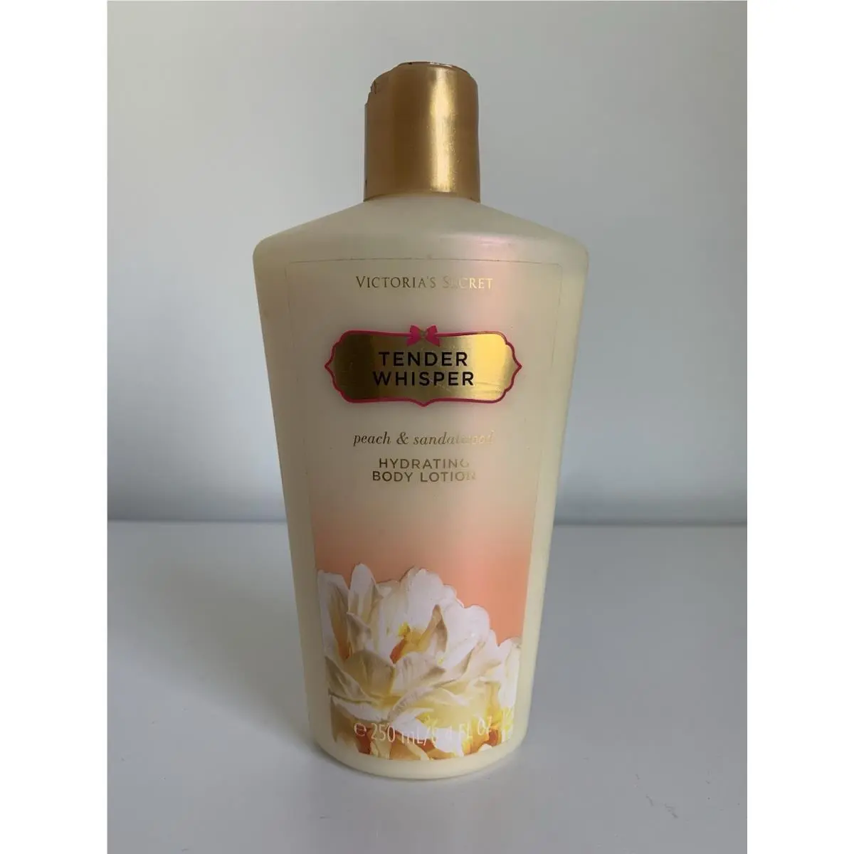 Vintage Victoria`s Secret Tender Whisper Peach Sandlewood Body Lotion