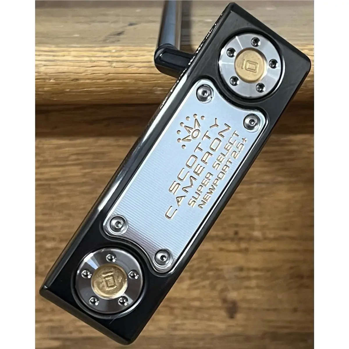 Scotty Cameron  - Super Select Newport 2.5 Plus - Xtreme Dark Finish - DLC - Gold, Lie Angle: Black 2