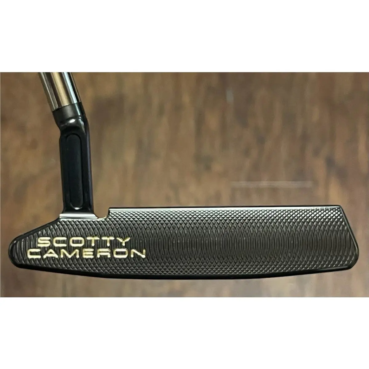 Scotty Cameron  - Super Select Newport 2.5 Plus - Xtreme Dark Finish - DLC - Gold, Lie Angle: Black 1