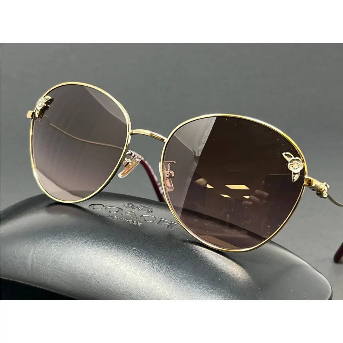 Coach HC7097B-900514 Round Light Gold 59mm Gradient Lens Women`s Sunglasses