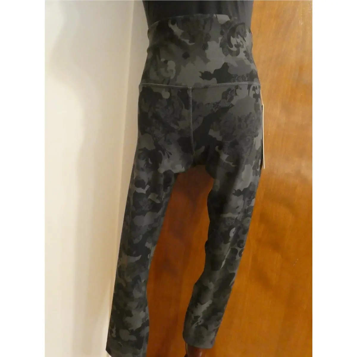 Lululemon clothing - Gray/Black 0