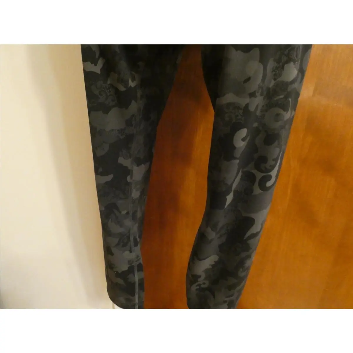 Lululemon clothing - Gray/Black 1