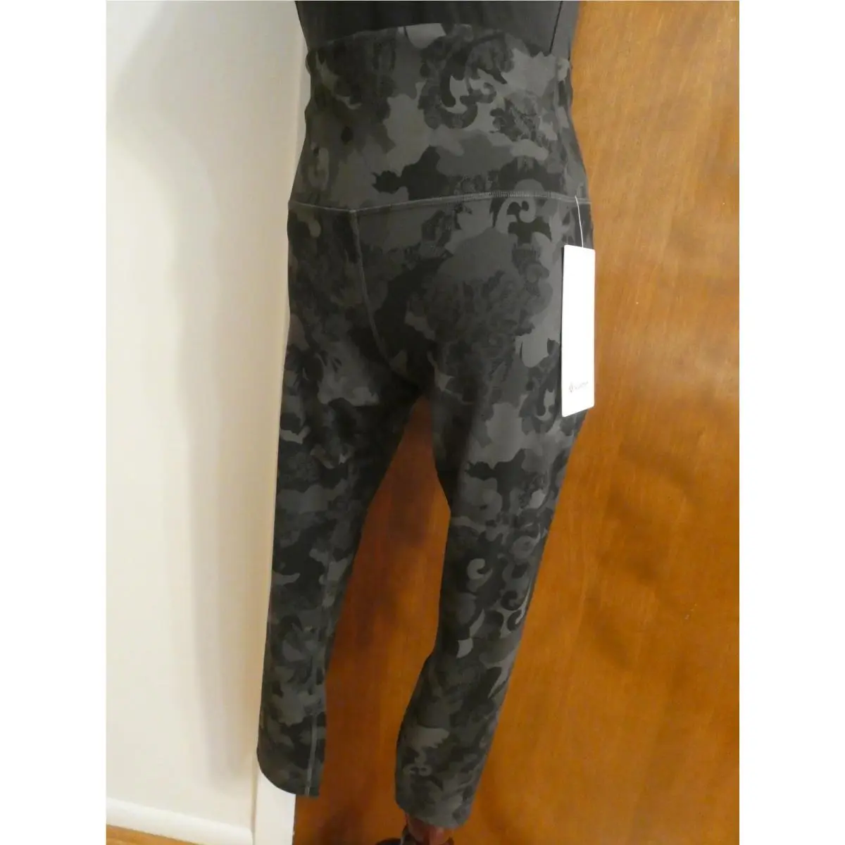 Lululemon clothing - Gray/Black 2