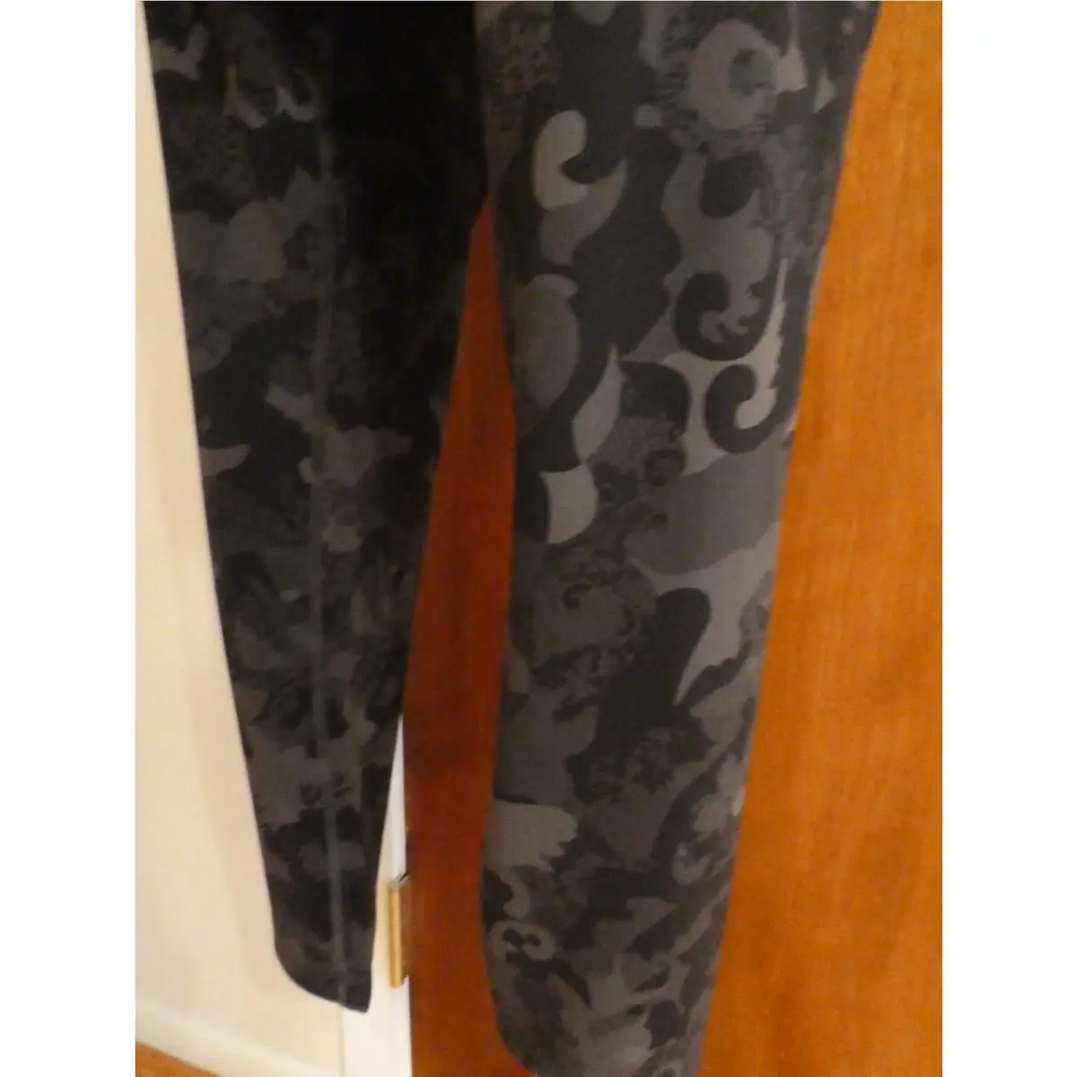 Lululemon clothing - Gray/Black 4