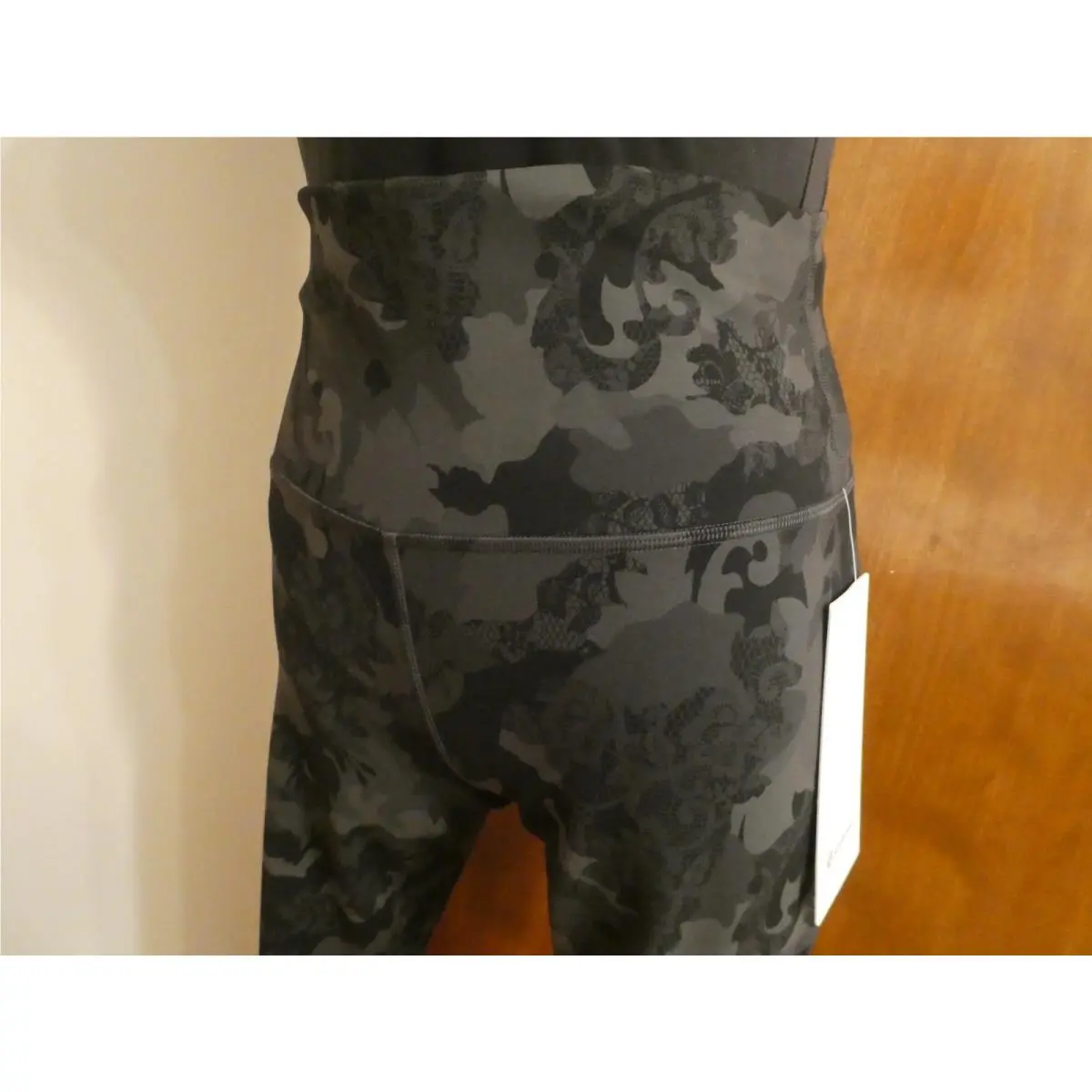 Lululemon clothing - Gray/Black 16