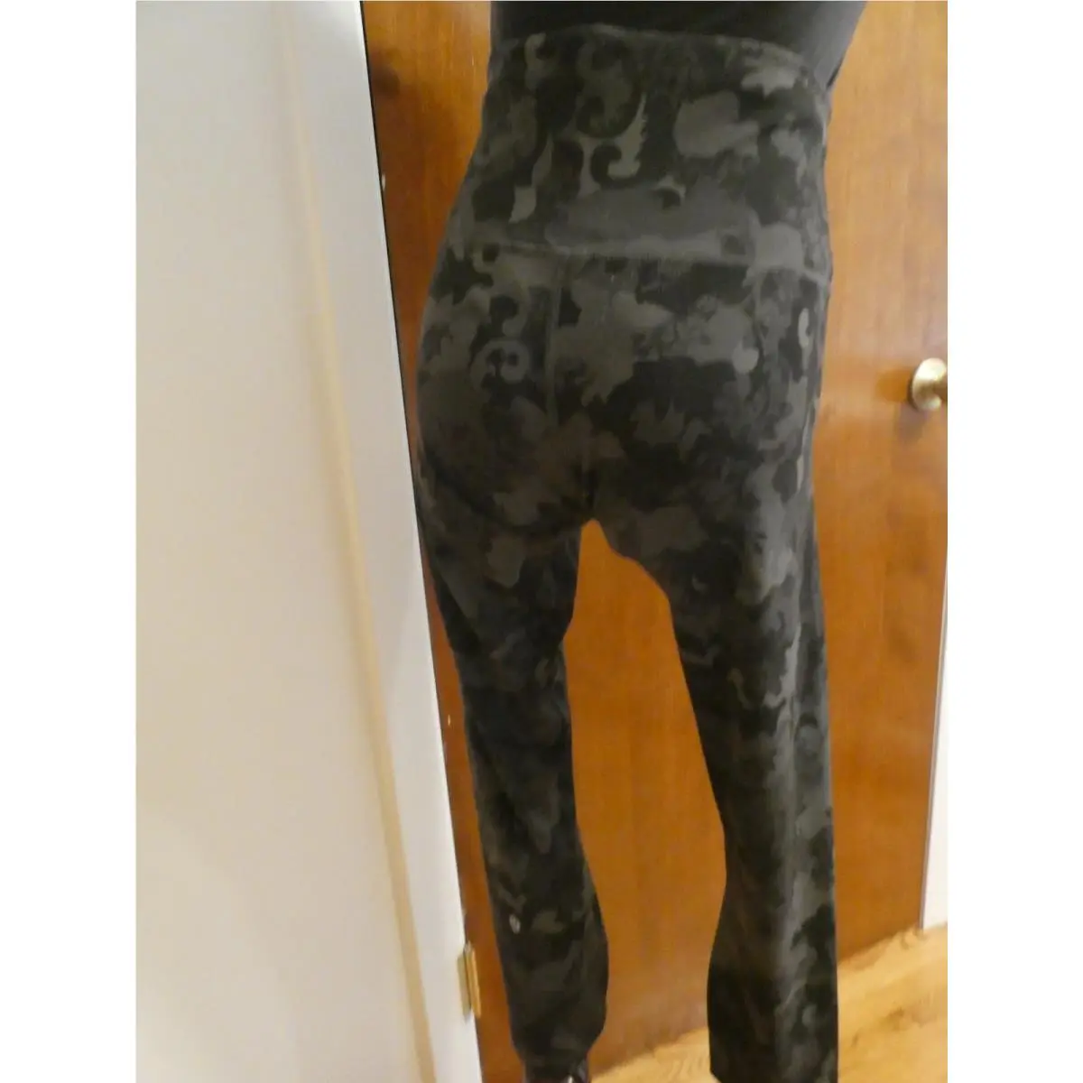 Lululemon clothing - Gray/Black 22
