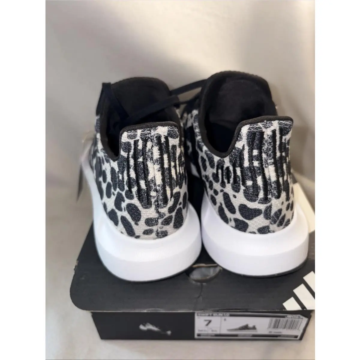 Adidas shoes - adidas Swift Run - Swift Run - JR0634 - Black 2