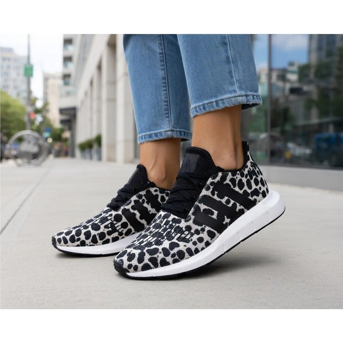 US Size 7.5 - Adidas Women`s Swift Run 1.0 Running Shoes JR0634 `cheetah Print`