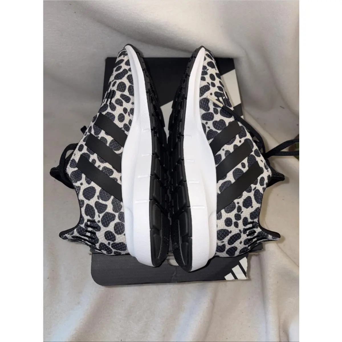 Adidas shoes - adidas Swift Run - Swift Run - JR0634 - Black 4