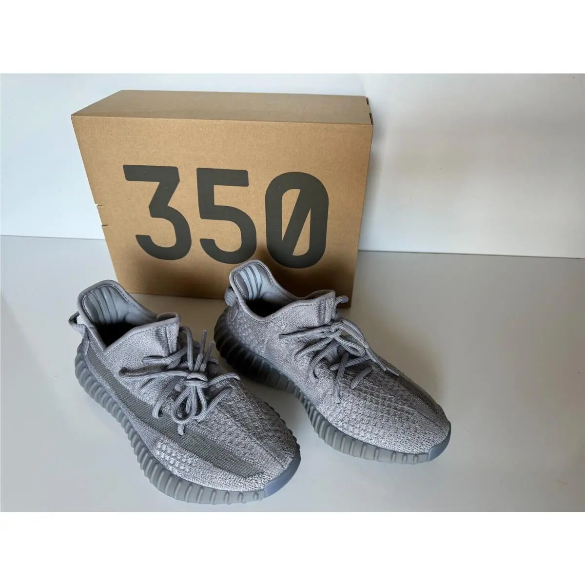Yeezy Boost 350 V2 Men’s Low Top Sneakers Gray 7 US 40 Eu Made by Adidas