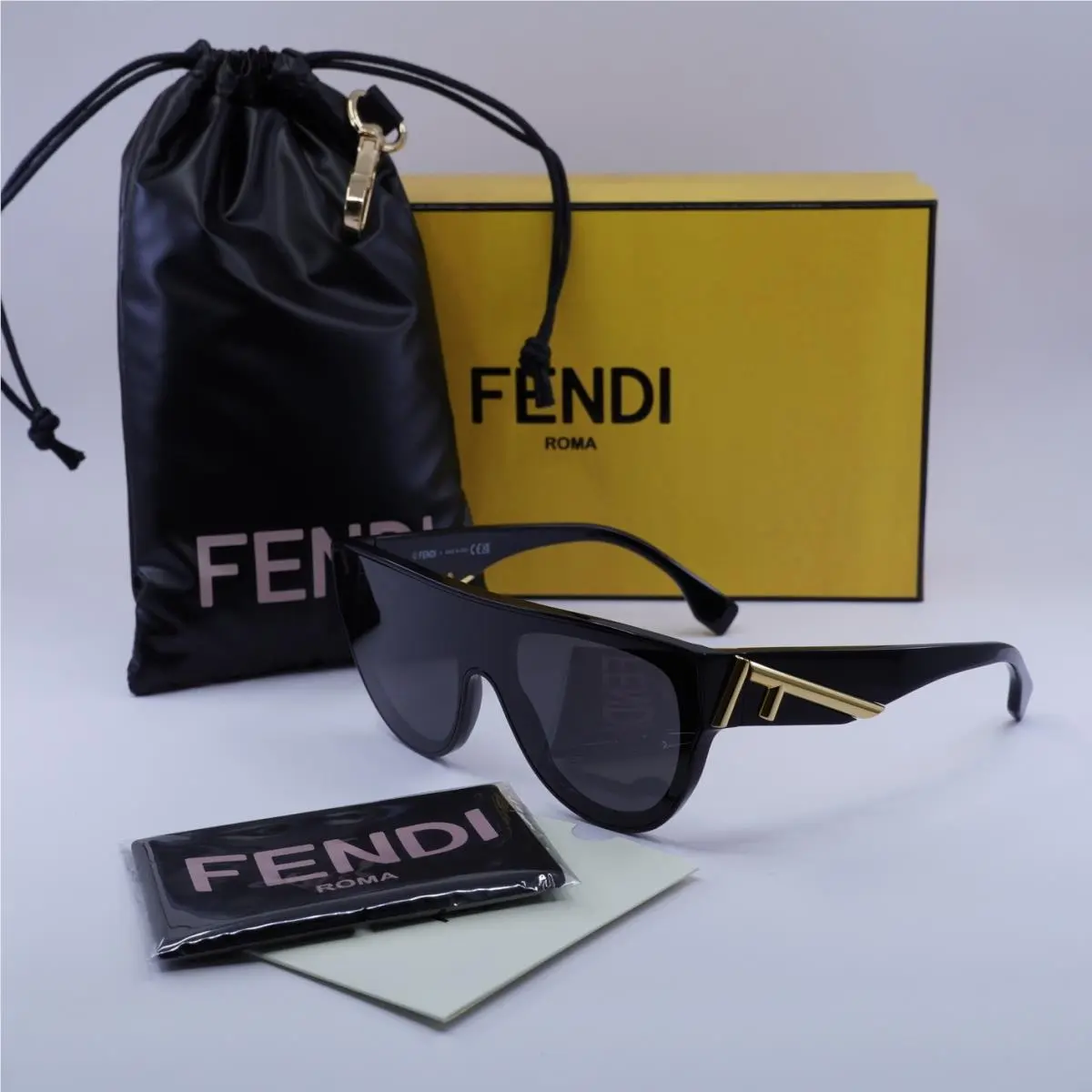 FE40150I 01A Shiny Black/smoke 99-1-140 Sunglasses by Fendi