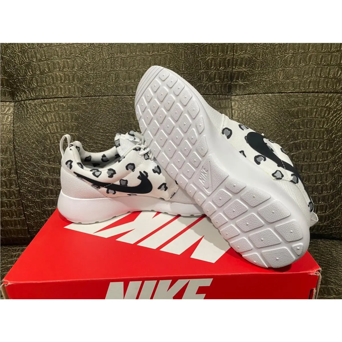 Nike shoes - Nike Roshe Run - Roshe Run - 599432-101 - White 2