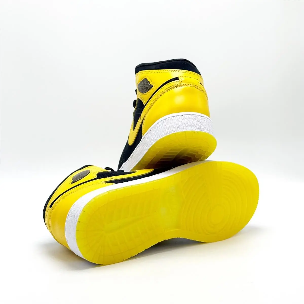 Nike shoes - Air Jordan 1 Mid SE - Yellow 8