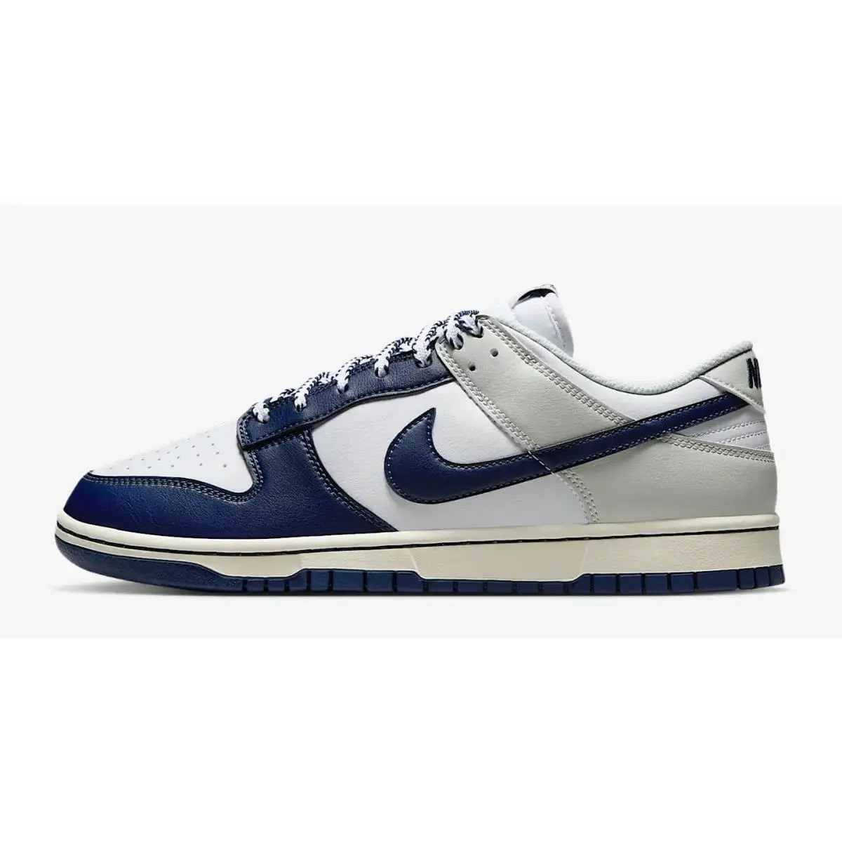 Nike Dunk Low Rivalry Pack - York Yankees Men`s Size 9 - Blue