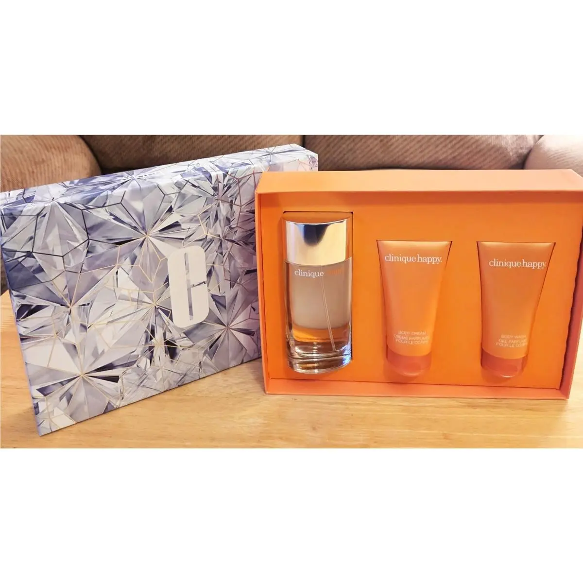 Clinique Happy 3 Pc Set 3.4 oz Perfume 2.5 oz Body Cream Wash