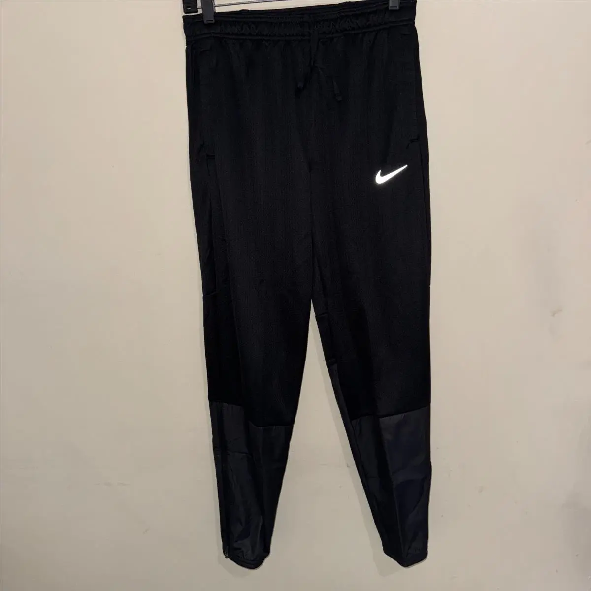 Nike clothing - Nike Sphere Challenger - Sphere Challenger - FZ1113-010 - Black (UPC: 197601047302) 0
