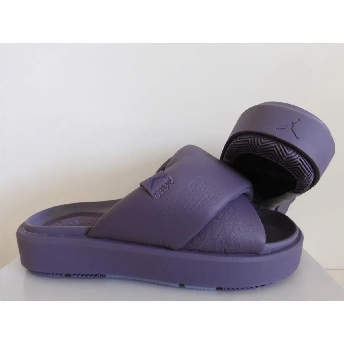 Nike shoes - Air Jordan - Air - Purple (UPC: 196149147222) 0