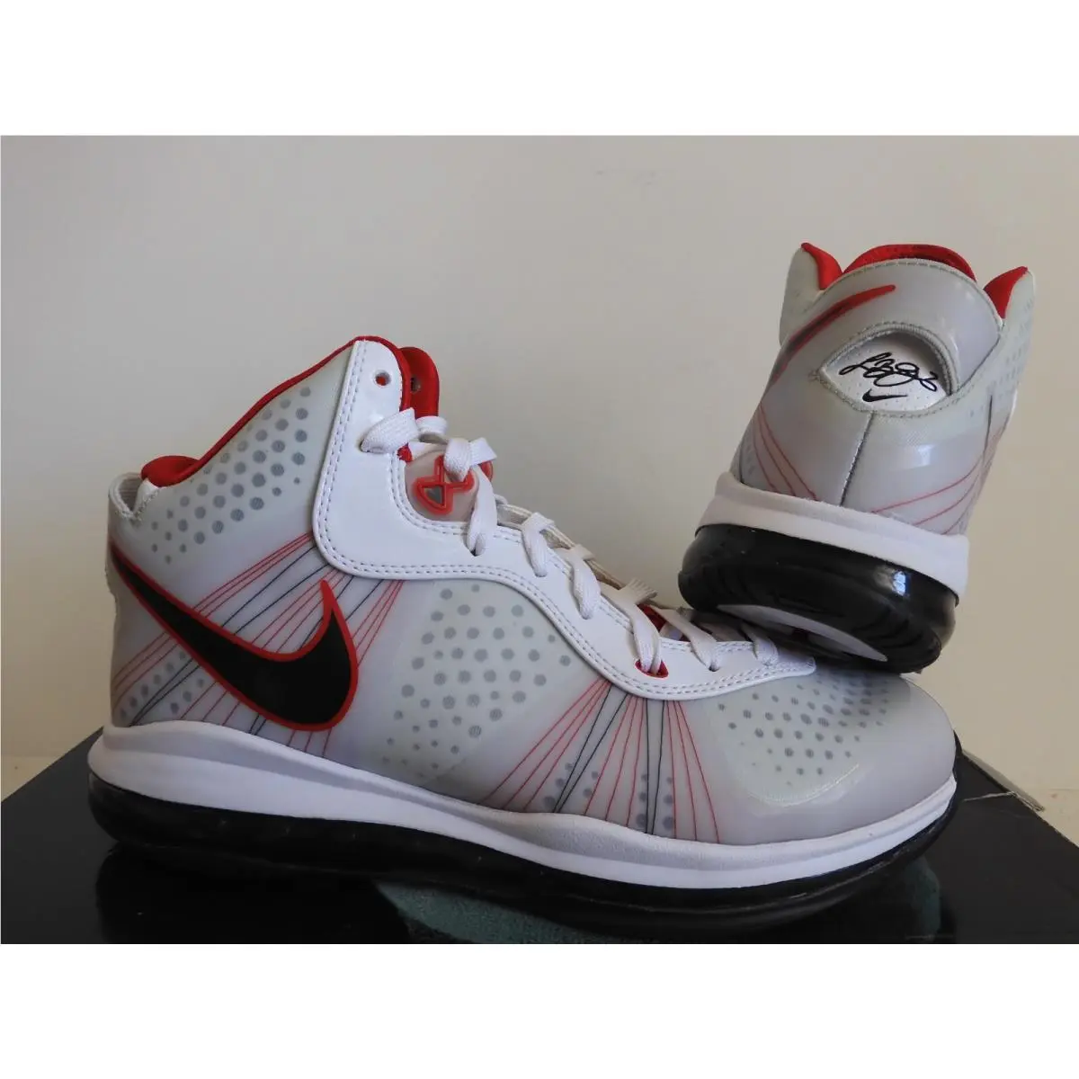 Nike shoes - Nike LeBron 8 - LeBron - 429676-100 - White (UPC: 883212249579) 0