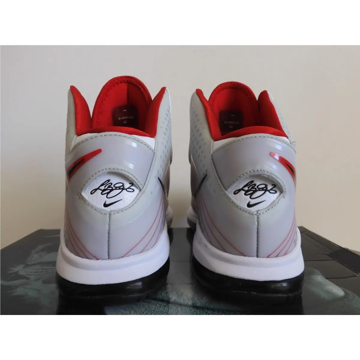 Nike shoes - Nike LeBron 8 - LeBron - 429676-100 - White (UPC: 883212249579) 2