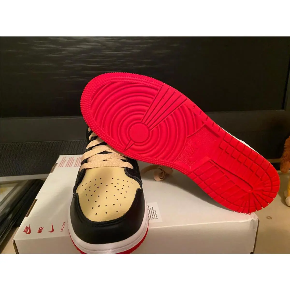 Nike shoes - Air Jordan 1 Low SE - Beige 8